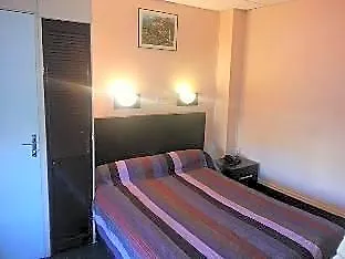Trianon מלון 2*